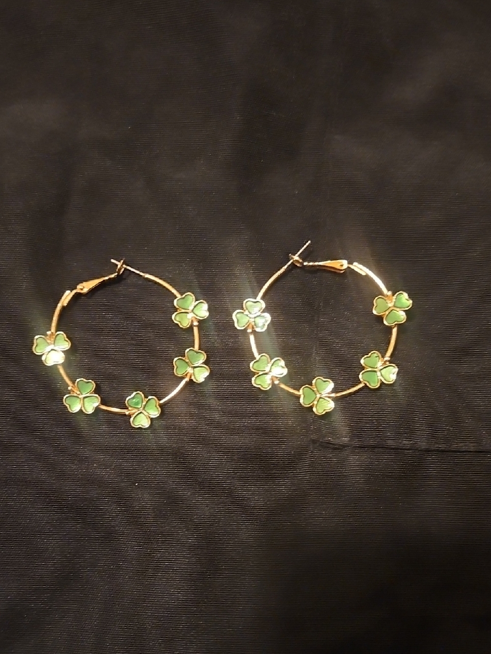 Source Unknown Gold Hoop Earrings with Green Clover Charms